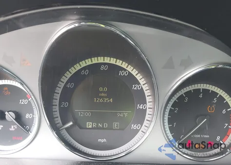 2011 Mercedes-Benz C 300 Luxury/Sport z USA, uszkodzony, nr VIN WDDGF5EB4BR159614